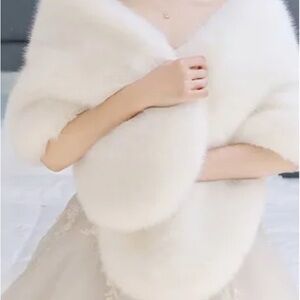 Elegant White Faux Fur Wedding Shawl